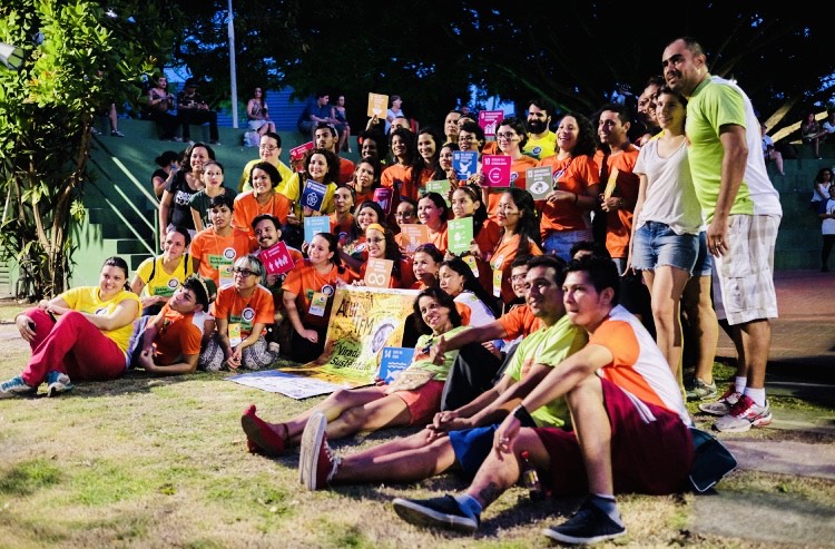 Jovens reunidos na Semana Internacional da Juventude.