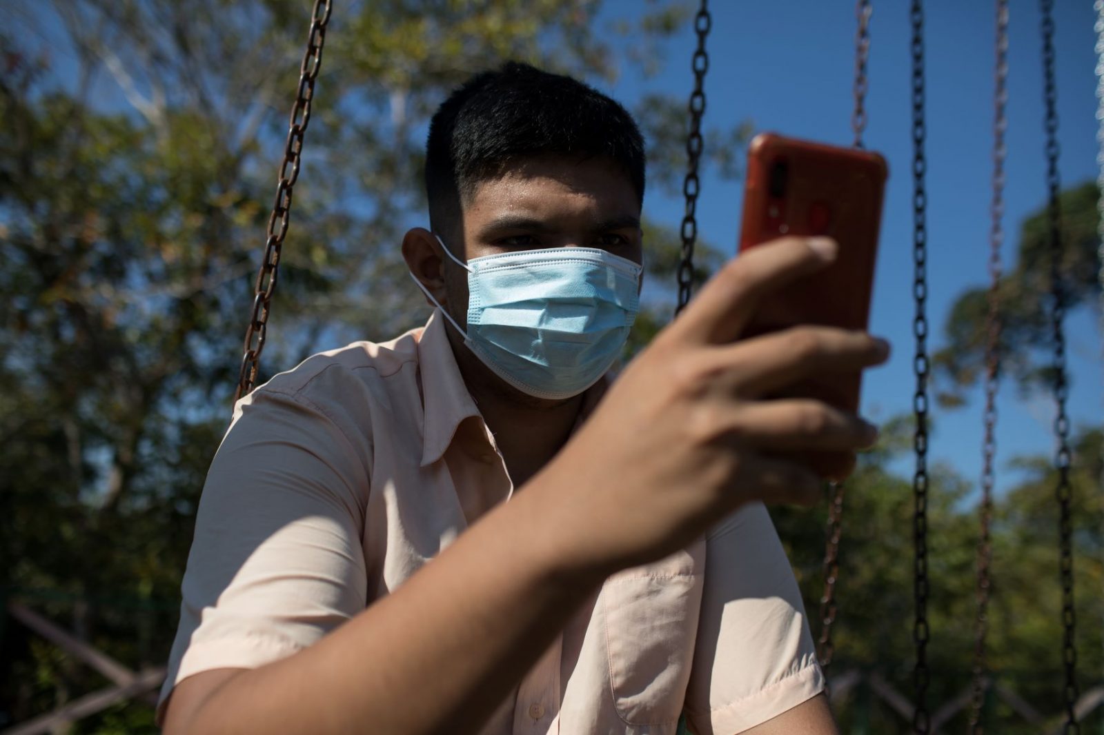 João Victor na comunidade Tumbira localizada no interior do Amazonas.