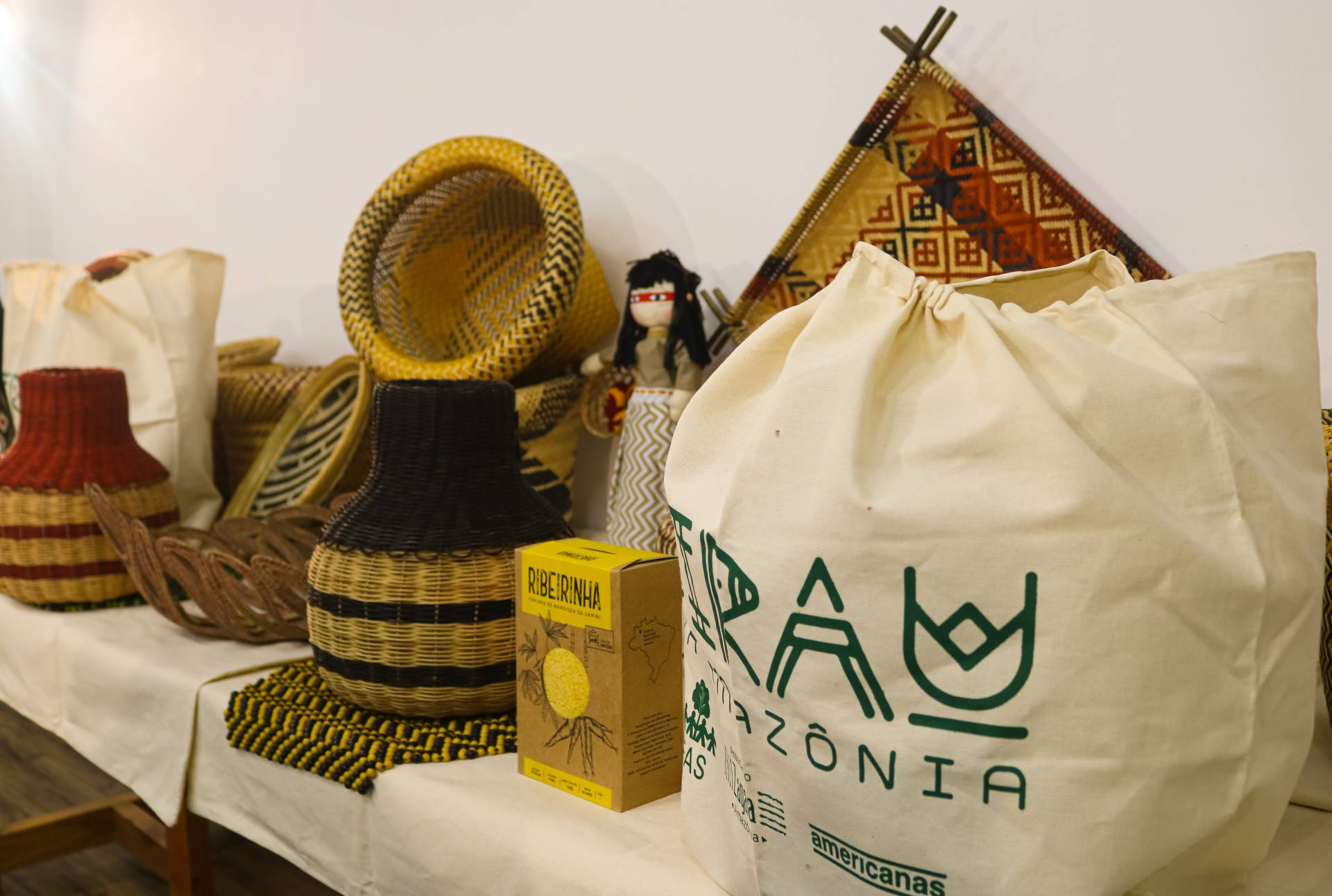 Itens do Jirau da Amazônia, projeto apoiado pela Fundação Amazônia Sustentável (FAS), em parceria com Americanas.