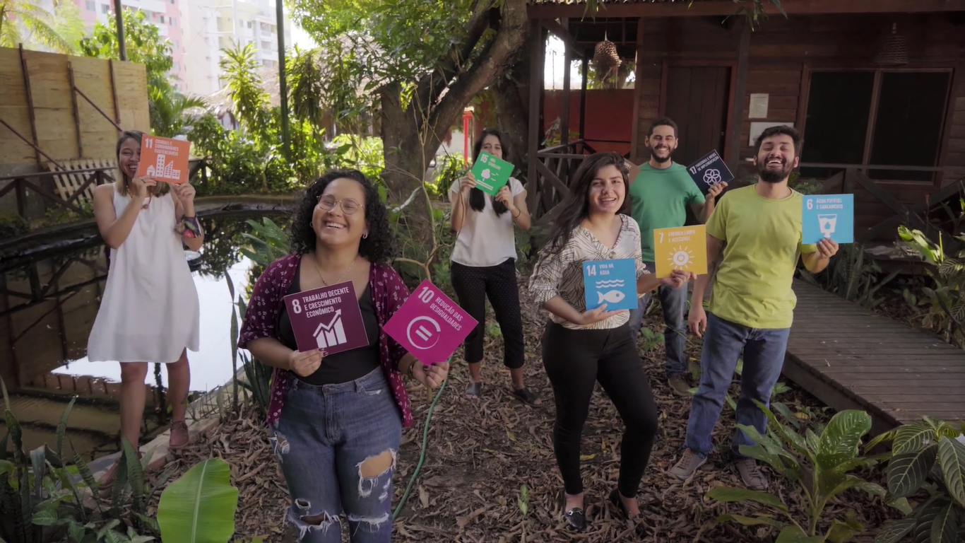 Jovens reunidos na Sede da Fundação Amazônia Sustentável (FAS).