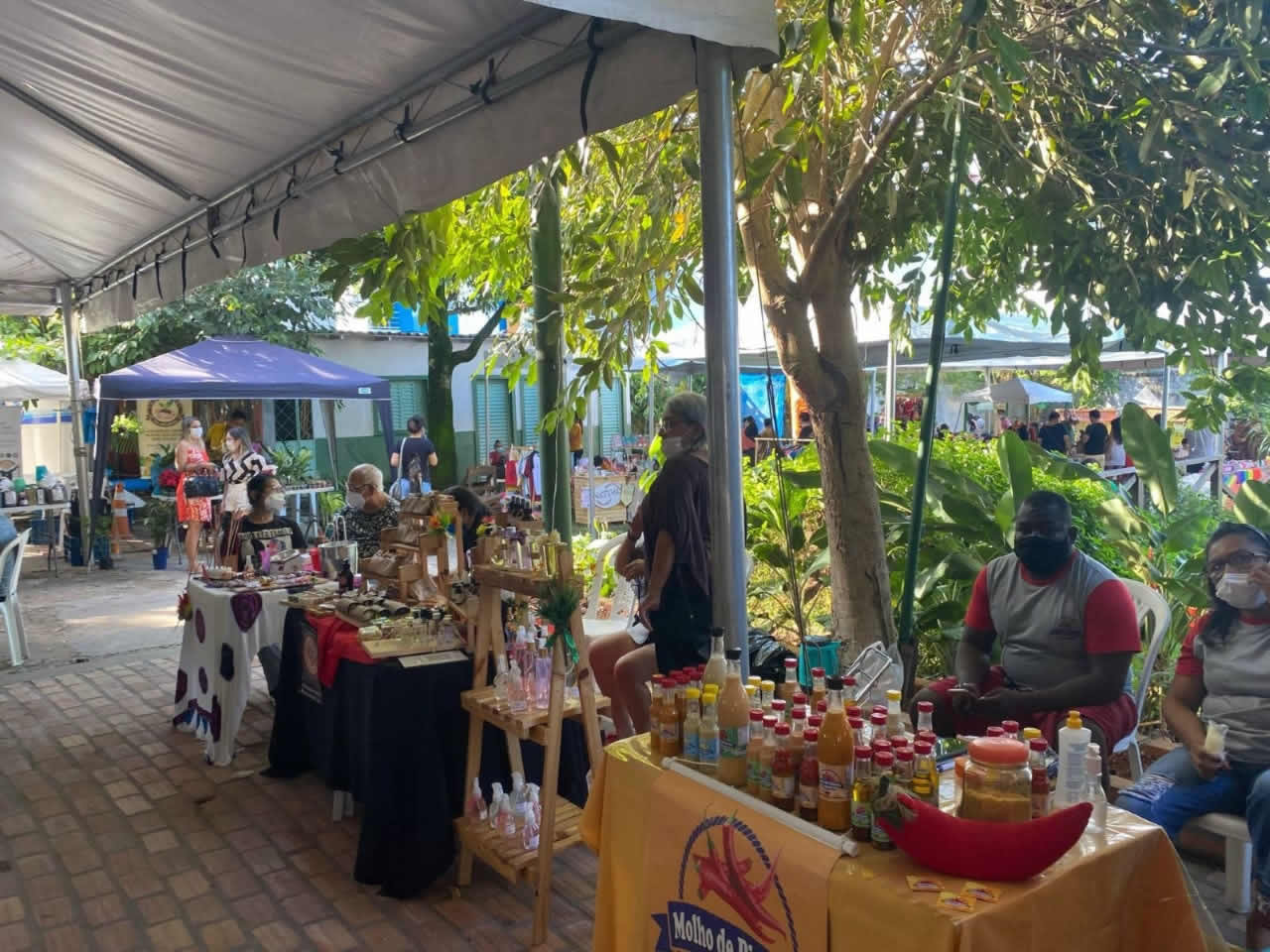 Expositores na Feira da FAS, realizada pela Fundação Amazônia Sustentável (FAS).