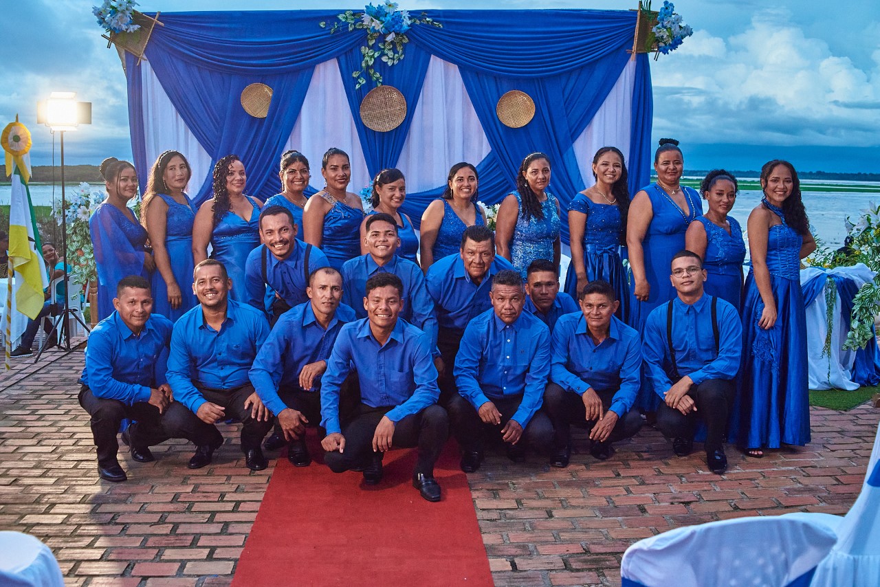 Ribeirinhos em sua formatura do Curso de Gestão em Desenvolvimento Sustentável, promovido pela Fundação Amazônia Sustentável (FAS) e Centro de Educação Tecnológica do Amazonas (Cetam), realizado na comunidade do Punã, localizada no entorno da Reserva de Desenvolvimento Sustentável (RDS) Mamirauá, município de Uarini, distante 550 quilômetros de Manaus.