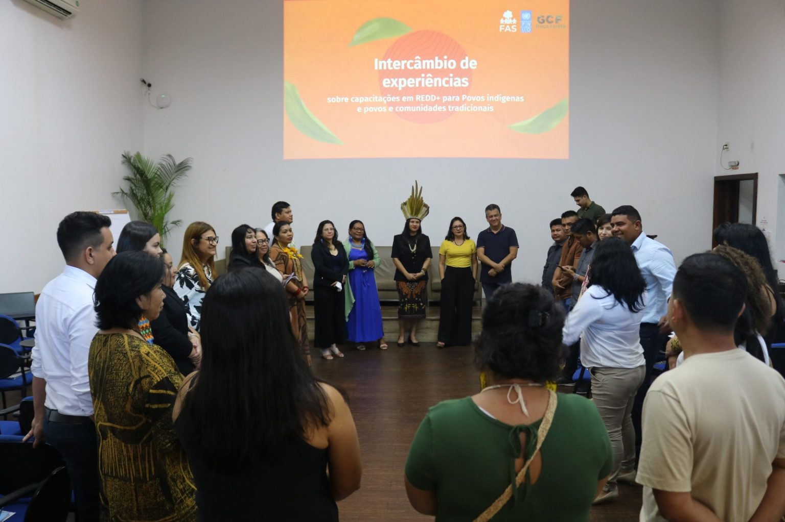 Reunião com lideranças durante Intercâmbio de Saberes promovido pela projeto Janela B.